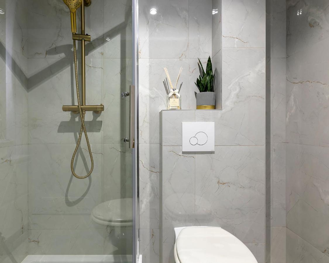 Apartment Fabryczna 19 By Farkas *